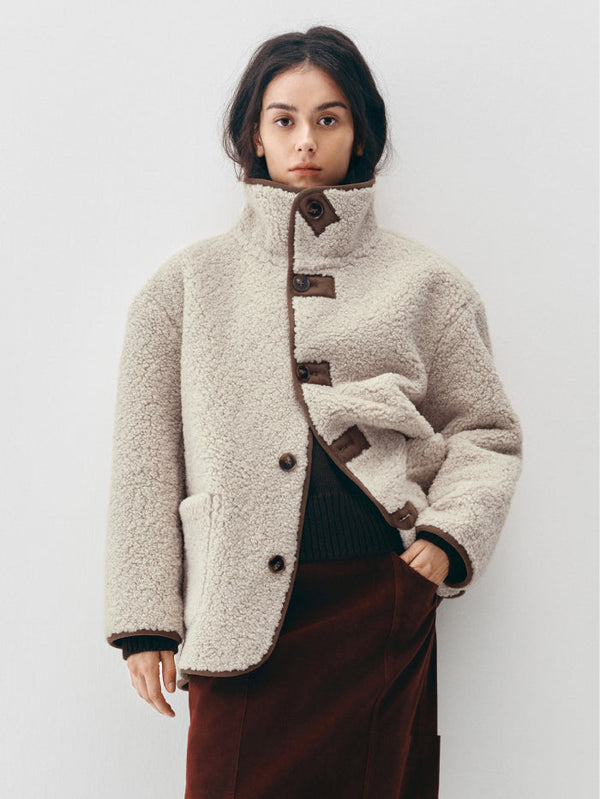 جاكيت قابل للعكس ببطانة فرو صناعي للنساء