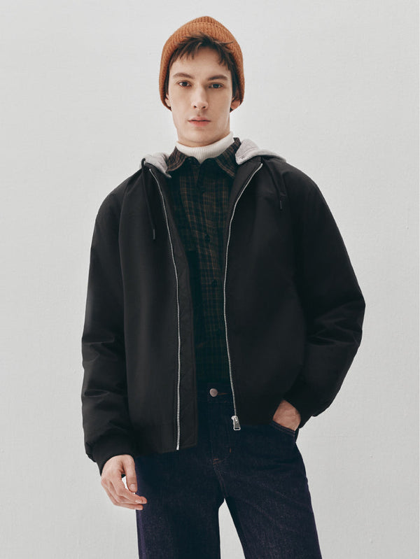 جاكيت بسحاب مع قبعة متباينة للرجال